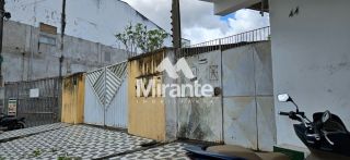 Casa Para Vender no bairro Centro em Feira De Santana