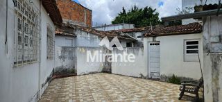 Casa Para Vender no bairro Centro em Feira De Santana