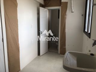 Apartamento Para Alugar com 3 quartos sendo 3 suítes no bairro Santa Mônica em Feira De Santana