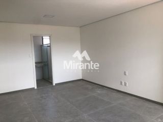 Apartamento Para Alugar com 3 quartos sendo 3 suítes no bairro Santa Mônica em Feira De Santana