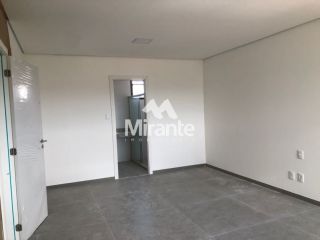 Apartamento Para Alugar com 3 quartos sendo 3 suítes no bairro Santa Mônica em Feira De Santana
