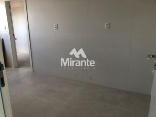 Apartamento Para Alugar com 3 quartos sendo 3 suítes no bairro Santa Mônica em Feira De Santana