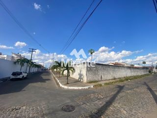 Lote / Terreno de Bairro Para Vender no bairro Brasília em Feira De Santana