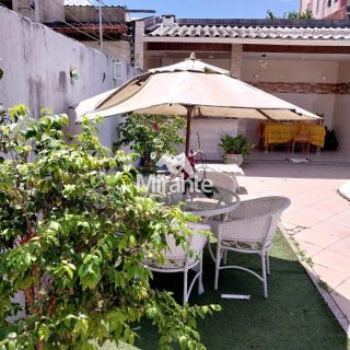 Casa Para Vender com 3 quartos sendo 1 suítes no bairro Santa Mônica em Feira De Santana