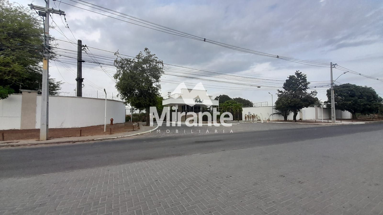 Casa Para Vender com 4 quartos sendo 4 suítes no bairro Santo Antônio dos Prazeres em Feira De Santana