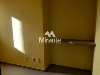 Apartamento Para Alugar com 3 quartos sendo 1 suíte no bairro Santa Mônica em Feira De Santana