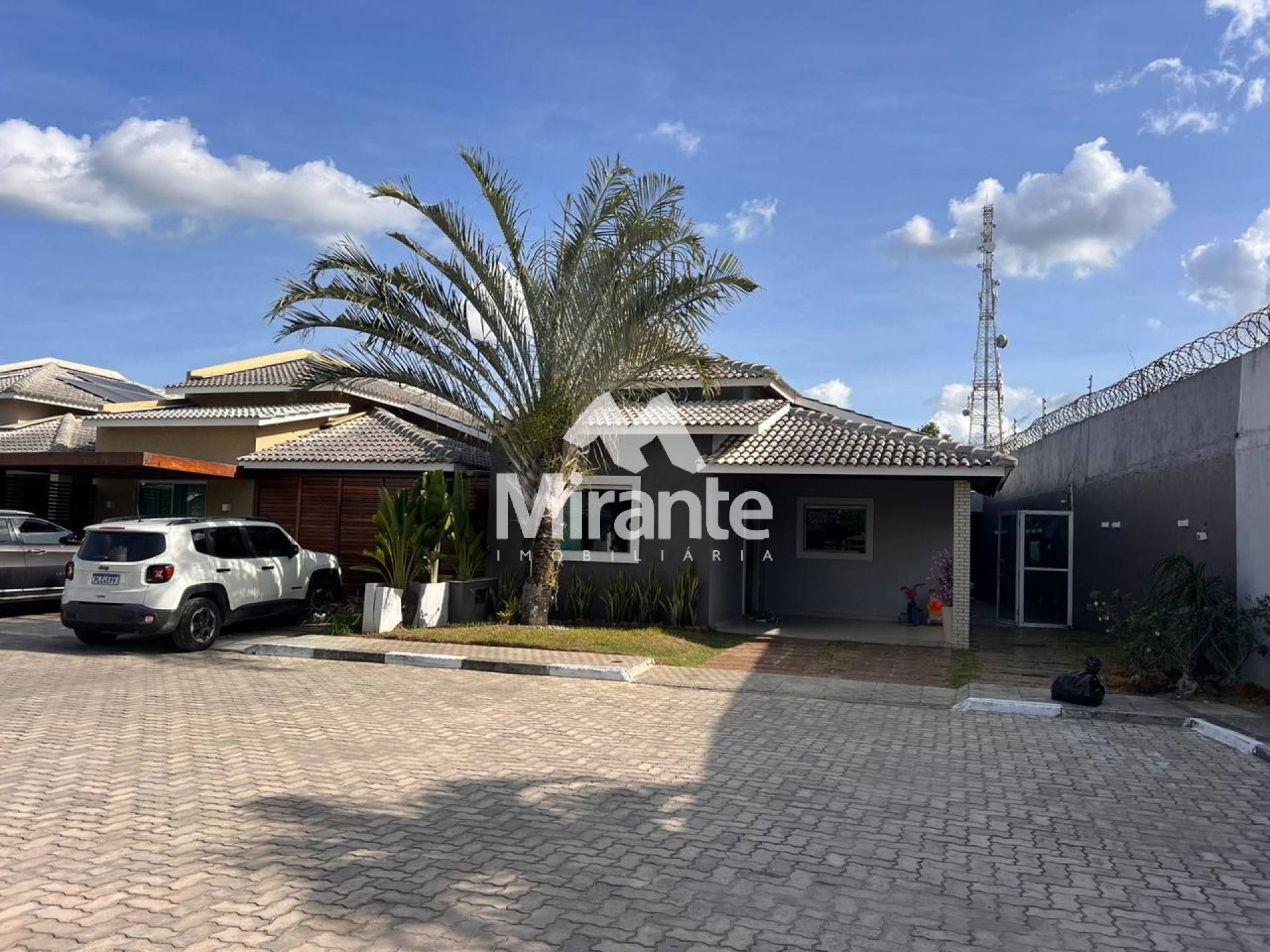 Casa de Condomínio Para Vender com 3 quartos sendo 1 suítes no bairro Sim em Feira De Santana