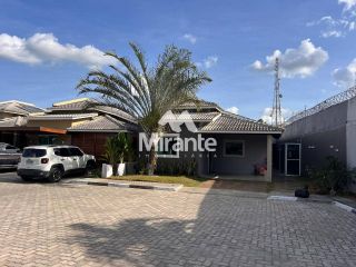 Casa de Condomínio Para Vender com 3 quartos sendo 1 suítes no bairro Sim em Feira De Santana