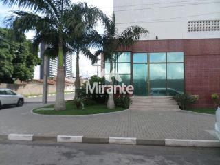 Apartamento Para Alugar com 3 quartos sendo 2 suítes no bairro Santa Mônica em Feira De Santana