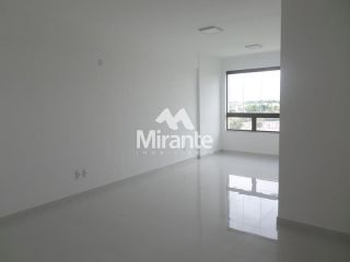 Apartamento Para Alugar com 3 quartos sendo 2 suítes no bairro Santa Mônica em Feira De Santana