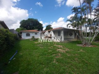 Casa Para Alugar com 4 quartos sendo 3 suítes no bairro Tomba em Feira De Santana