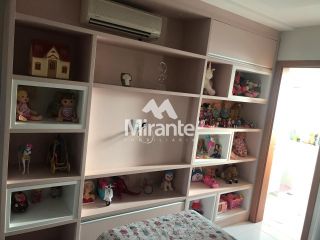 Apartamento Para Vender com 4 quartos sendo 4 suítes no bairro Santa Mônica em Feira De Santana