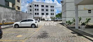 Apartamento Para Alugar com 3 quartos sendo 1 suíte no bairro Ponto Central em Feira De Santana