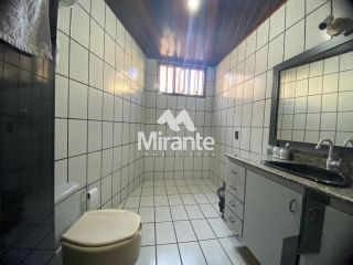 Casa Para Alugar com 4 quartos sendo 1 suíte no bairro Serraria Brasil em Feira De Santana