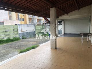 Casa Para Alugar com 3 quartos no bairro Capuchinhos em Feira De Santana