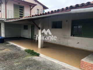 Casa Para Alugar com 3 quartos no bairro Capuchinhos em Feira De Santana