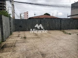 Casa Para Alugar com 3 quartos no bairro Capuchinhos em Feira De Santana
