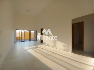 Casa Para Alugar com 3 quartos sendo 3 suítes no bairro Registro em Feira De Santana