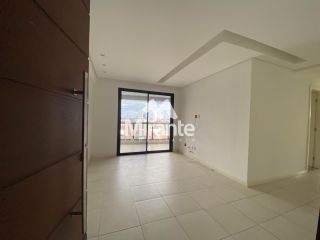 Apartamento Para Alugar com 3 quartos sendo 1 suíte no bairro Santa Mônica em Feira De Santana