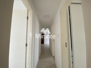 Apartamento Para Alugar com 3 quartos sendo 1 suíte no bairro Santa Mônica em Feira De Santana