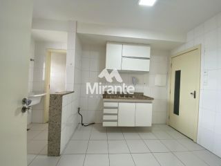 Apartamento Para Alugar com 3 quartos sendo 1 suíte no bairro Santa Mônica em Feira De Santana