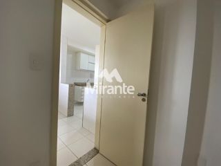 Apartamento Para Alugar com 3 quartos sendo 1 suíte no bairro Santa Mônica em Feira De Santana