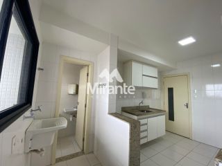 Apartamento Para Alugar com 3 quartos sendo 1 suíte no bairro Santa Mônica em Feira De Santana