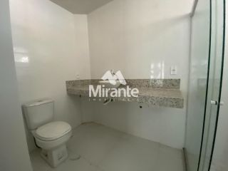 Casa de Condomínio Para Alugar com 3 quartos sendo 3 suítes no bairro Pedra do Descanso em Feira De Santana