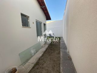 Casa de Condomínio Para Alugar com 3 quartos sendo 3 suítes no bairro Pedra do Descanso em Feira De Santana