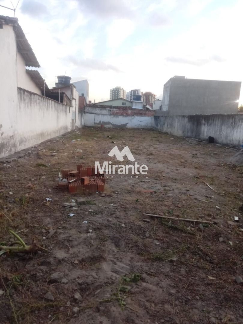 Lote / Terreno de Bairro Para Alugar no bairro Ponto Central em Feira De Santana