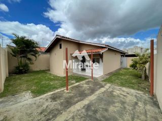 Casa de Condomínio Para Alugar com 3 quartos sendo 1 suítes no bairro Pedra do Descanso em Feira De Santana