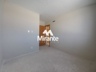 Casa de Condomínio Para Vender com 4 quartos 2 suítes no bairro Lagoa Salgada em Feira De Santana