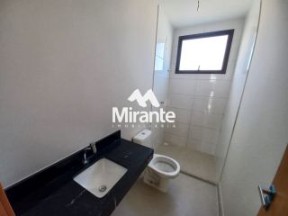 Casa de Condomínio Para Vender com 4 quartos 2 suítes no bairro Lagoa Salgada em Feira De Santana