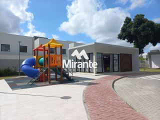 Casa de Condomínio Para Vender com 4 quartos 2 suítes no bairro Lagoa Salgada em Feira De Santana