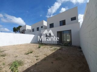 Casa de Condomínio Para Vender com 4 quartos 2 suítes no bairro Lagoa Salgada em Feira De Santana