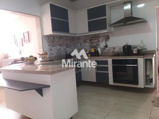 Casa Para Alugar com 5 quartos sendo 5 suítes no bairro Capuchinhos em Feira De Santana