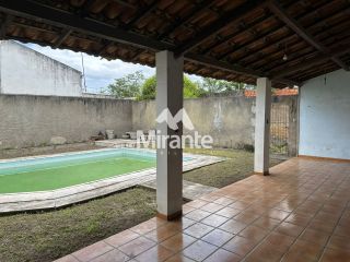 Casa Para Alugar com 4 quartos sendo 2 suítes no bairro Ponto Central em Feira De Santana