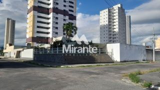 Casa Para Alugar com 4 quartos sendo 3 suítes no bairro Santa Mônica em Feira De Santana