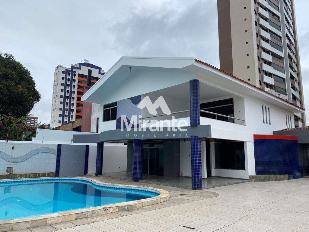 Casa Para Alugar com 4 quartos sendo 1 suíte no bairro Santa Mônica em Feira De Santana