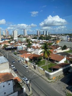 Apartamento Para Alugar com 4 quartos sendo 4 suítes no bairro Capuchinhos em Feira De Santana