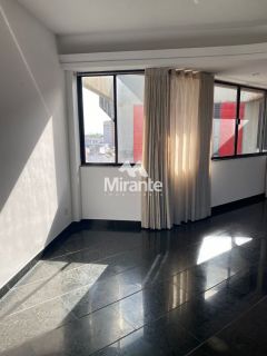 Apartamento Para Alugar com 4 quartos sendo 4 suítes no bairro Capuchinhos em Feira De Santana