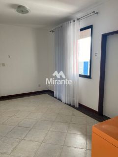 Apartamento Para Alugar com 4 quartos sendo 4 suítes no bairro Capuchinhos em Feira De Santana