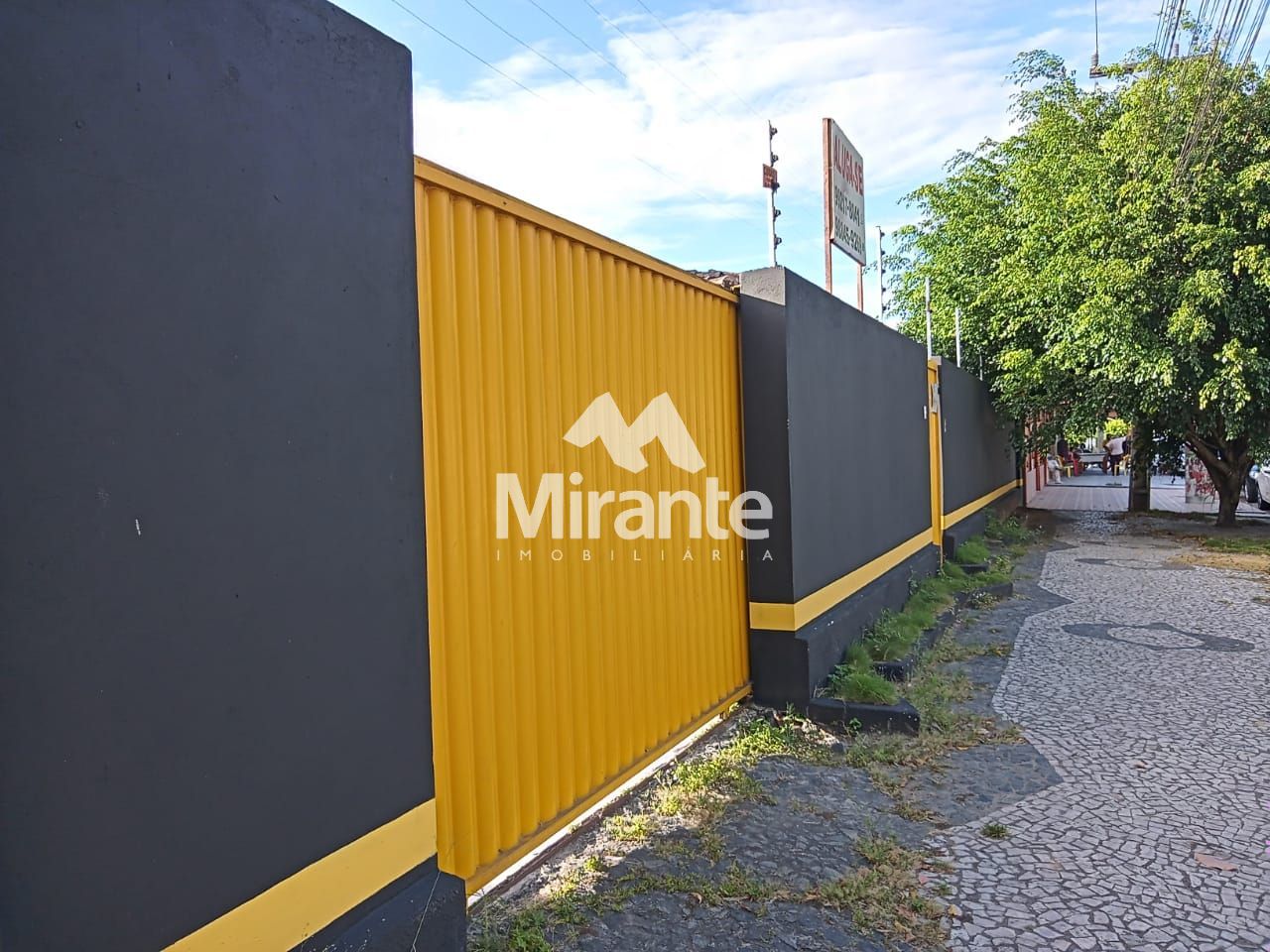 Casa Para Alugar no bairro Brasília em Feira De Santana