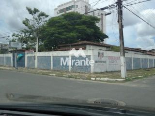 Casa Para Alugar no bairro Santa Mônica em Feira De Santana