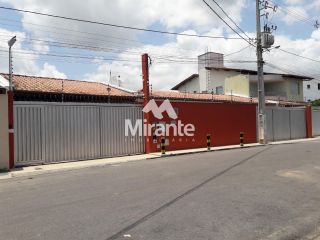 Casa Para Alugar com 6 quartos sendo 4 suítes no bairro Brasília em Feira De Santana