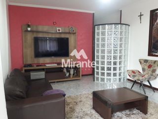 Casa Para Alugar com 6 quartos sendo 4 suítes no bairro Brasília em Feira De Santana