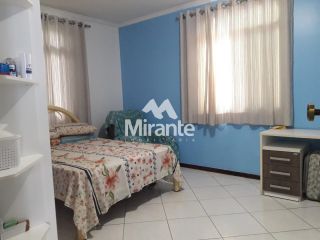 Casa Para Alugar com 6 quartos sendo 4 suítes no bairro Brasília em Feira De Santana