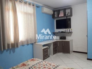 Casa Para Alugar com 6 quartos sendo 4 suítes no bairro Brasília em Feira De Santana