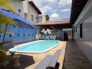 Casa Para Alugar com 6 quartos sendo 4 suítes no bairro Brasília em Feira De Santana