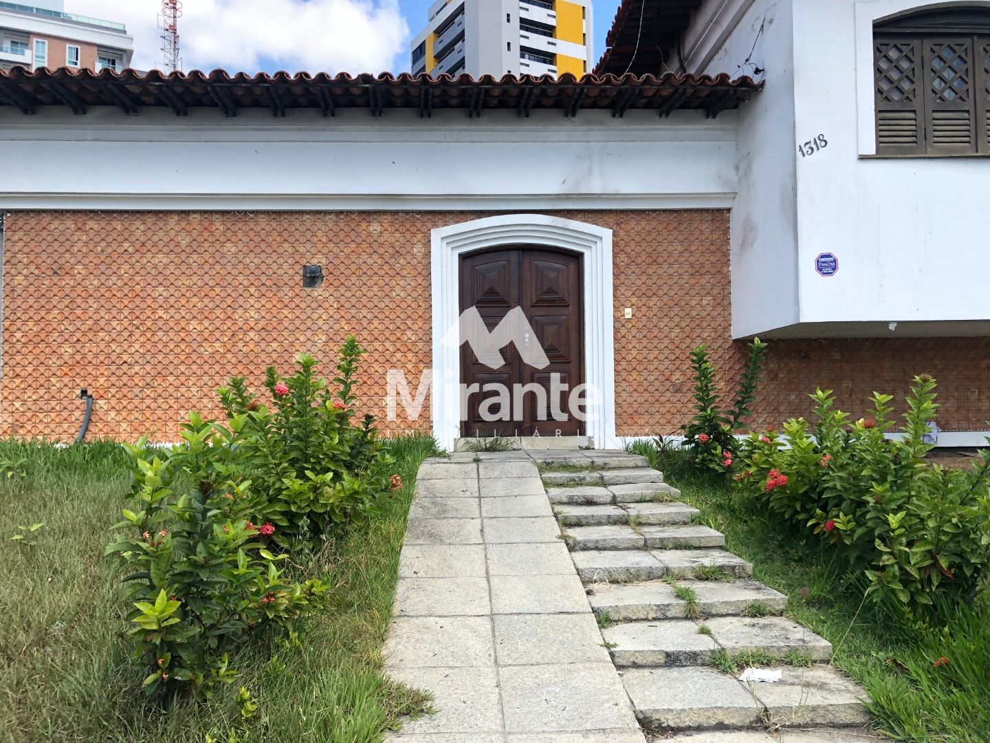 Casa Para Alugar no bairro Centro em Feira De Santana